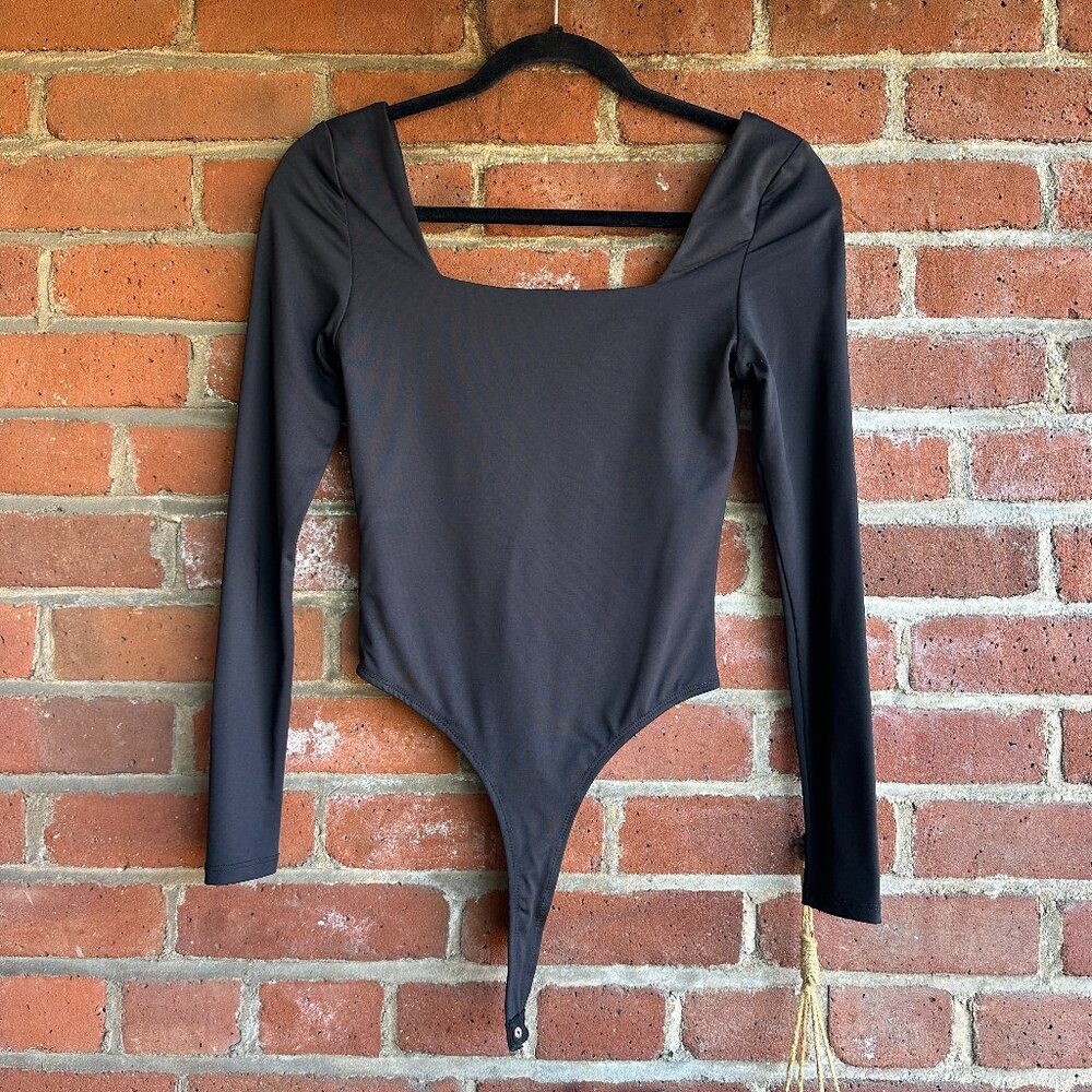 Jun and‎ Ivy Black Long Sleeve Square Neck Bodysuit - Size S